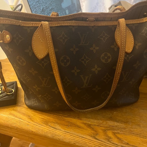 Louis Vuitton Authentic - Picture 14 of 14